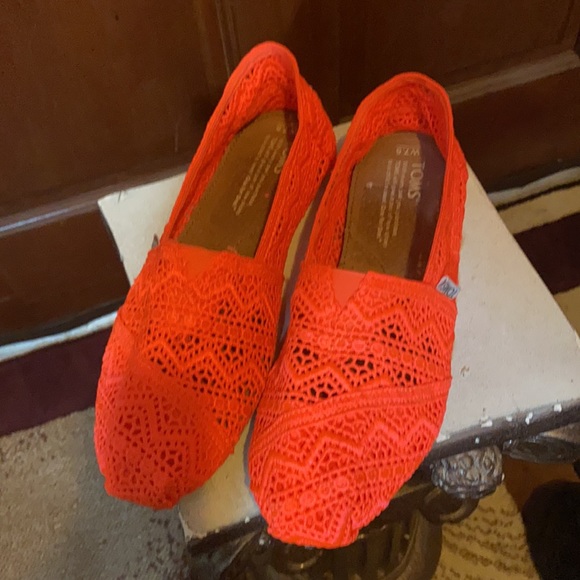 * TOMS orange lace crochet flats - Picture 2 of 5